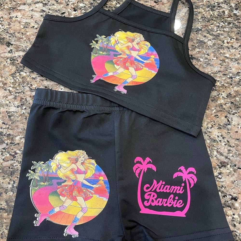 Little girls Barbie outfit size 90CM or 2T
